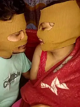 Snapshot of Crazy_Couple_1 chatting on 01-06-26, 03:38 Crazy Couple 1 online show from 01-06-26, 03:38