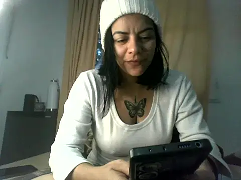 luluclark69 online show from 06-04-26, 11:38