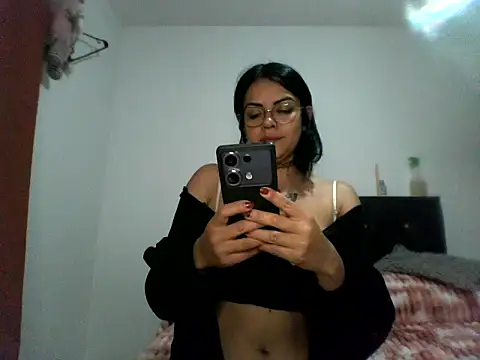 Snapshot of luluclark69 chatting on 07-18-26, 10:02 luluclark69 online show from 07-18-26, 10:02