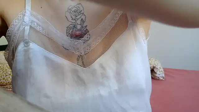 Snapshot of anngelle chatting on 05-25-26, 06:30 anngelle online show from 05-25-26, 06:30