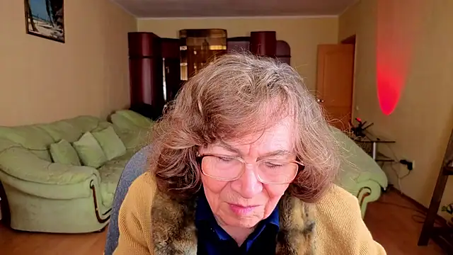 Betty Bricks online show from 12-14-25, 07:58