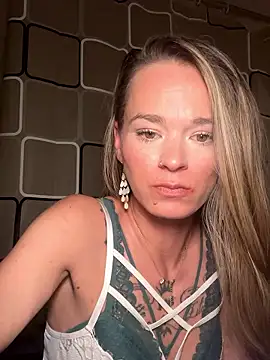 Snapshot of vinique99 chatting on 01-11-26, 06:02 vinique99 online show from 01-11-26, 06:02