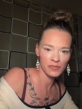 Snapshot of vinique99 chatting on 01-14-26, 12:33 vinique99 online show from 01-14-26, 12:33