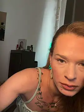 Snapshot of vinique99 chatting on 02-19-26, 10:33 vinique99 online show from 02-19-26, 10:33