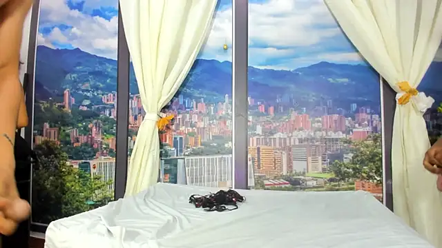 Snapshot of CandyAndMattew chatting on 12-16-25, 01:49 CandyAndMattew online show from 12-16-25, 01:49