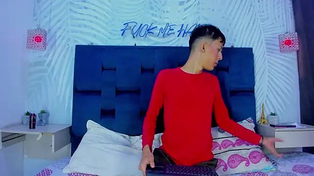 Snapshot of sweetboyssex_ chatting on 12-17-25, 12:11 sweetboyssex online show from 12-17-25, 12:11