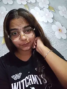 Himani 0122 online show from 06-15-26, 08:27