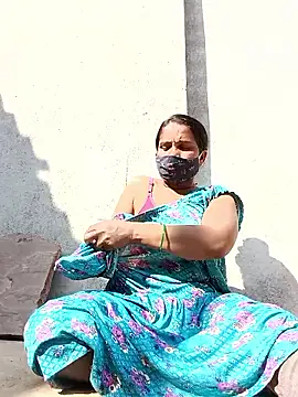 Snapshot of Shreya_pandit chatting on 01-15-26, 08:41 Shreya pandit online show from 01-15-26, 08:41