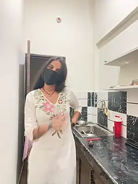 Pooja Love143 online show from 04-07-26, 10:59