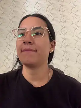 Snapshot of Val12777 chatting on 12-15-25, 01:26 Val12777 online show from 12-15-25, 01:26