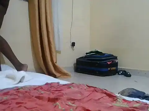 BaddestBitchee online show from 05-05-26, 04:26