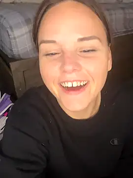 Snapshot of TrendySunrise62 chatting on 12-17-25, 02:56 TrendySunrise62 online show from 12-17-25, 02:56