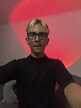 Snapshot of Dracco_Velour_ chatting on 02-20-26, 10:16 Dracco Velour online show from 02-20-26, 10:16