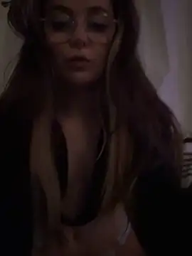 Snapshot of sugxrfox chatting on 12-17-25, 06:08 sugxrfox online show from 12-17-25, 06:08