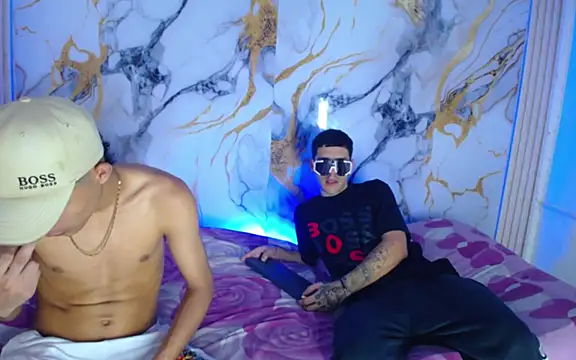 Snapshot of Damian_and_theo chatting on 02-26-26, 07:02 Damian and theo online show from 02-26-26, 07:02