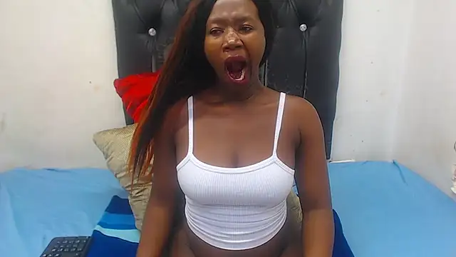 PetiteDiamondxxX online show from 04-10-26, 04:44