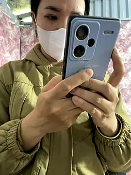 Snapshot of Sisilaydy_01 chatting on 12-17-25, 04:18 Sisilaydy 01 online show from 12-17-25, 04:18