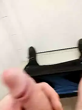 Snapshot of lojza133 chatting on 12-17-25, 06:52 lojza133 online show from 12-17-25, 06:52