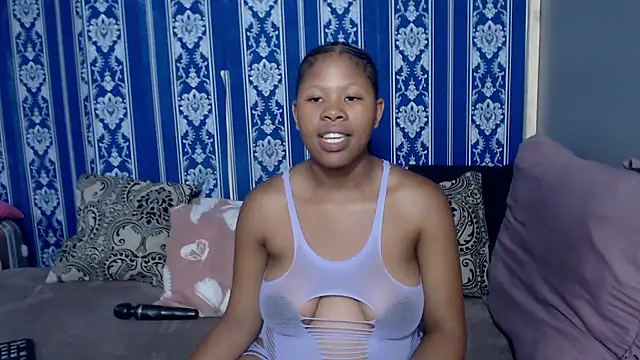 TemptingCloeXx online show from 01-11-26, 08:30