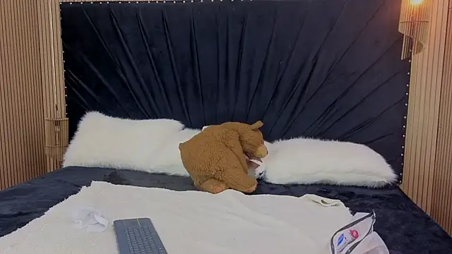 Megan-Horney- online show from 04-16-26, 01:45