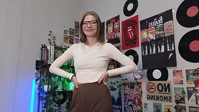 JeaneneWoltz online show from 12-21-25, 09:16