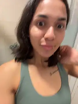 Snapshot of MiaMorenoo chatting on 01-06-26, 04:00 MiaMorenoo online show from 01-06-26, 04:00