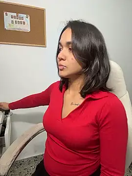 Snapshot of MiaMorenoo chatting on 01-15-26, 03:49 MiaMorenoo online show from 01-15-26, 03:49