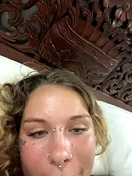 Snapshot of lena_vandal chatting on 01-06-26, 07:39 lena vandal online show from 01-06-26, 07:39