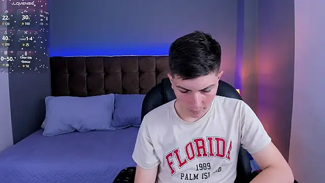 Snapshot of Teddy_18 chatting on 12-16-25, 03:22 Teddy 18 online show from 12-16-25, 03:22