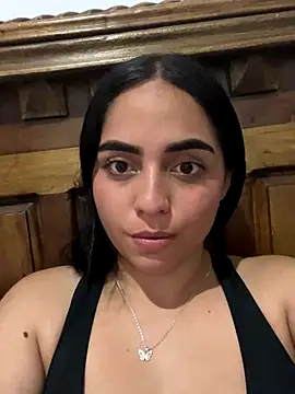 Snapshot of MiaLux66 chatting on 12-20-25, 03:13 MiaLux66 online show from 12-20-25, 03:13