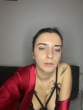 Snapshot of MinaSolenne chatting on 12-19-25, 02:29 MinaSolenne online show from 12-19-25, 02:29