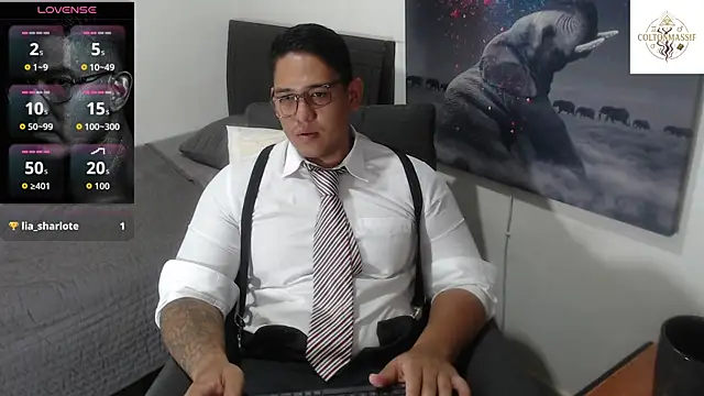 Snapshot of coltonmassiff chatting on 06-11-26, 05:22 coltonmassiff online show from 06-11-26, 05:22