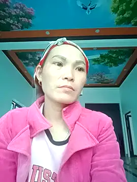 Snapshot of Girl_cutee chatting on 12-21-25, 07:48 Girl cutee online show from 12-21-25, 07:48