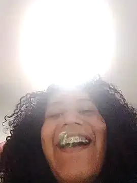 Snapshot of Brunnet_Doll chatting on 12-17-25, 07:31 Brunnet Doll online show from 12-17-25, 07:31