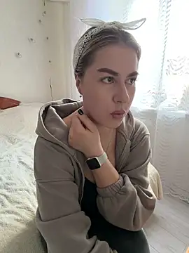 Snapshot of Roxi_Joy chatting on 03-17-26, 09:45 Roxi Joy online show from 03-17-26, 09:45