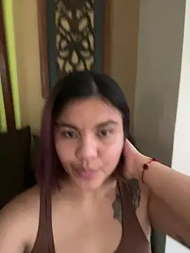 Snapshot of Aljycatx chatting on 05-26-26, 04:52 Aljycatx online show from 05-26-26, 04:52