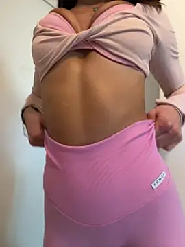 Snapshot of rebyreby11 chatting on 12-17-25, 09:15 rebyreby11 online show from 12-17-25, 09:15