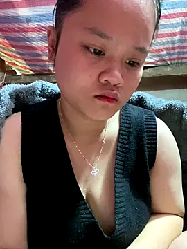 Snapshot of Thanhhuyen001 chatting on 12-22-25, 04:42 Thanhhuyen001 online show from 12-22-25, 04:42