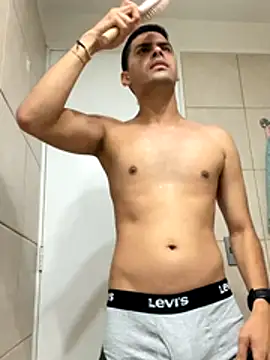 Snapshot of HotWhisper22 chatting on 12-17-25, 02:06 HotWhisper22 online show from 12-17-25, 02:06