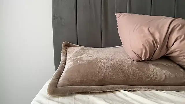 HotWhisper22 online show from 04-10-26, 01:38