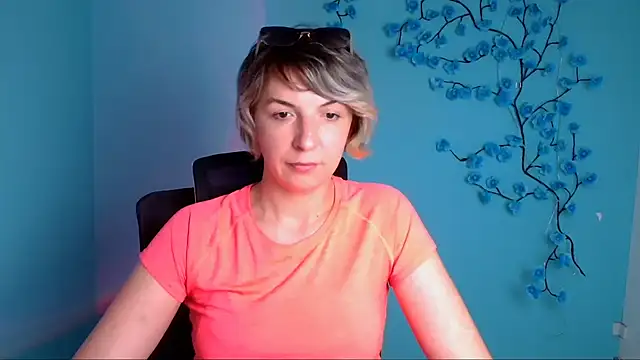 Snapshot of Lana_Foxyy chatting on 05-19-26, 11:38 Lana Foxyy online show from 05-19-26, 11:38