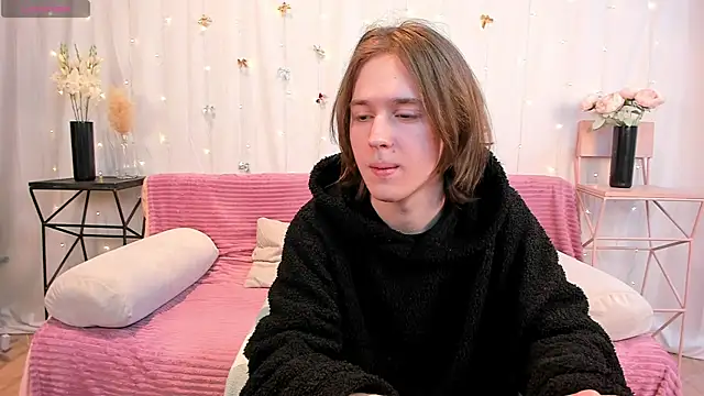 Snapshot of tagoyon chatting on 12-20-25, 12:45 tagoyon online show from 12-20-25, 12:45