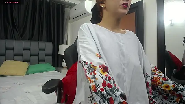 kyra jeet online show from 03-06-26, 12:45