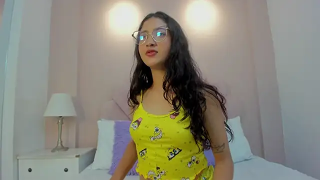 Snapshot of cammirose_ chatting on 12-20-25, 11:17 cammirose online show from 12-20-25, 11:17