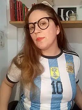 Snapshot of SofiEsteves chatting on 06-17-26, 03:24 SofiEsteves online show from 06-17-26, 03:24