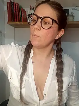 Snapshot of SofiEsteves chatting on 06-18-26, 05:28 SofiEsteves online show from 06-18-26, 05:28