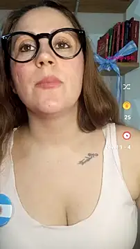 Snapshot of SofiEsteves chatting on 06-26-26, 12:42 SofiEsteves online show from 06-26-26, 12:42