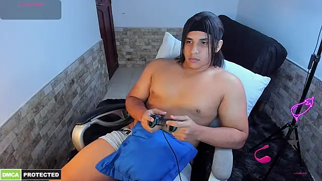 Snapshot of latinboyfit chatting on 02-03-26, 02:53 latinboyfit online show from 02-03-26, 02:53