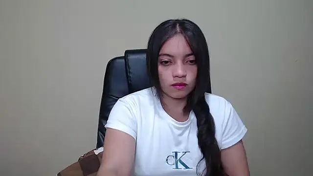 Snapshot of smith_celeste chatting on 12-21-24, 01:15 smith celeste online show from 12-21-24, 01:15