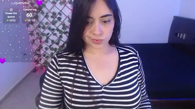 Snapshot of latin_mommy_ chatting on 12-18-25, 01:28 latin mommy online show from 12-18-25, 01:28